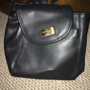 Mondani New York Black Cross-Strap Bag